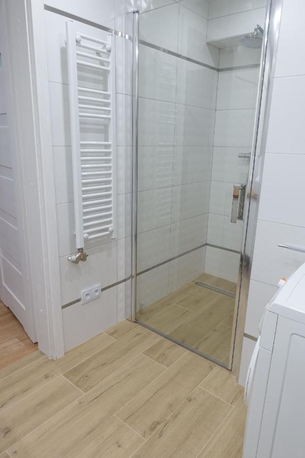Three Rooms Apartment 크라쿠프 외부 사진